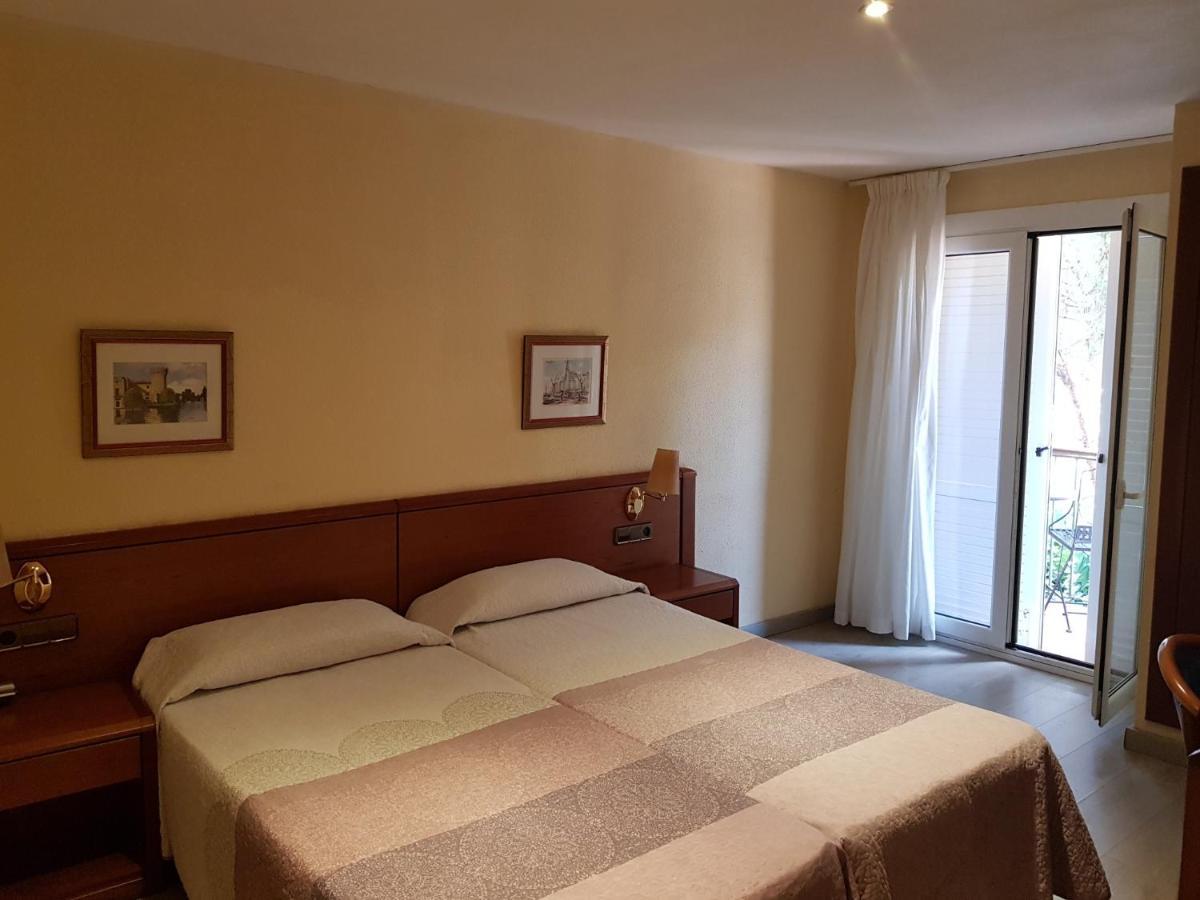 Checkin Trave Hotel Figueres  Ngoại thất bức ảnh