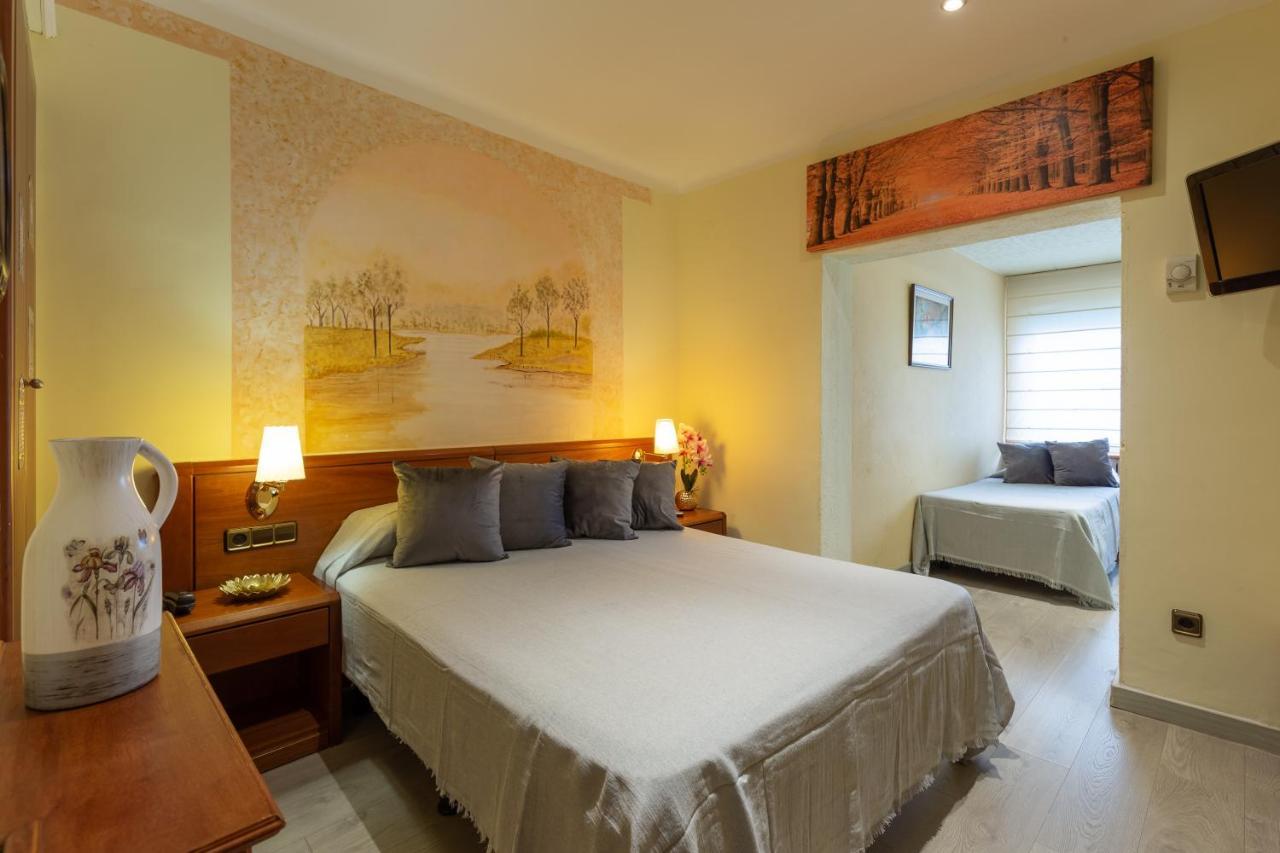 Checkin Trave Hotel Figueres  Ngoại thất bức ảnh
