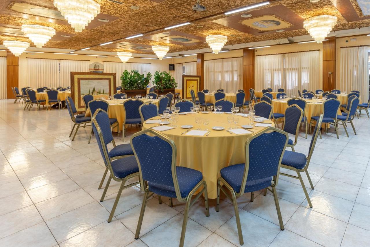 Checkin Trave Hotel Figueres  Ngoại thất bức ảnh