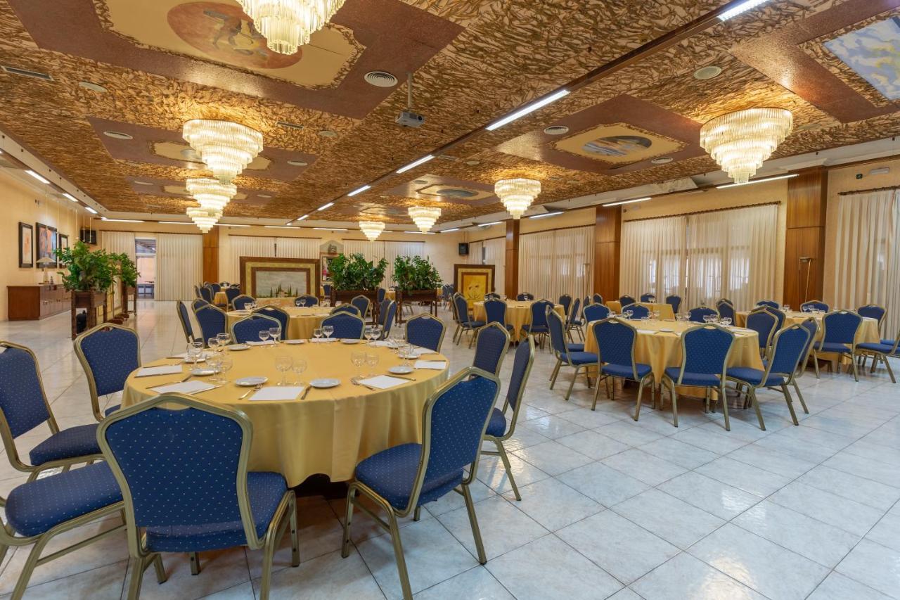 Checkin Trave Hotel Figueres  Ngoại thất bức ảnh