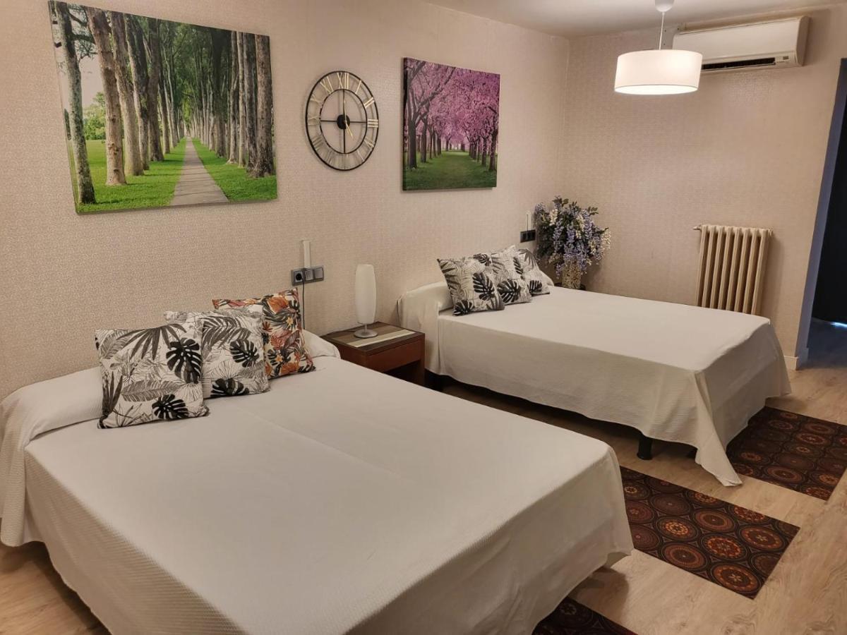 Checkin Trave Hotel Figueres  Ngoại thất bức ảnh