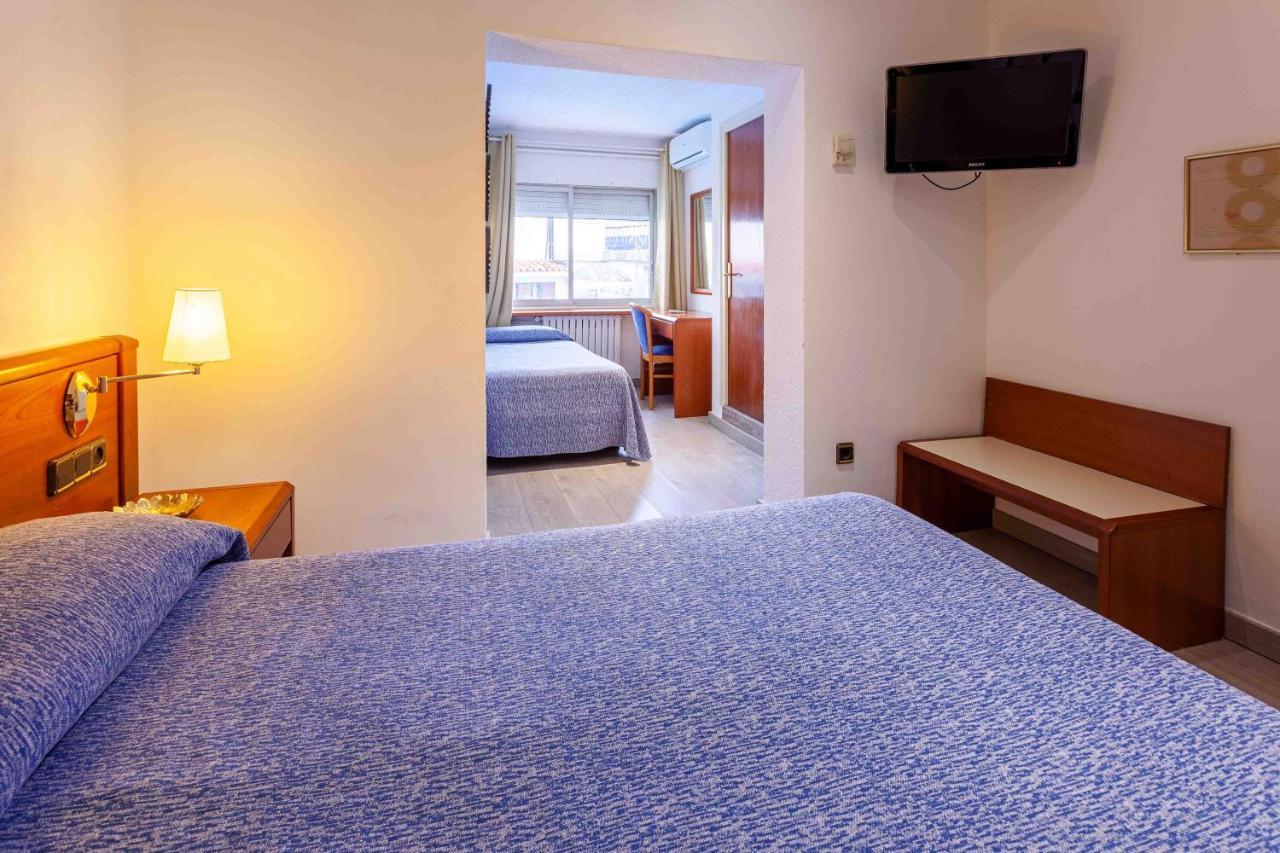 Checkin Trave Hotel Figueres  Ngoại thất bức ảnh