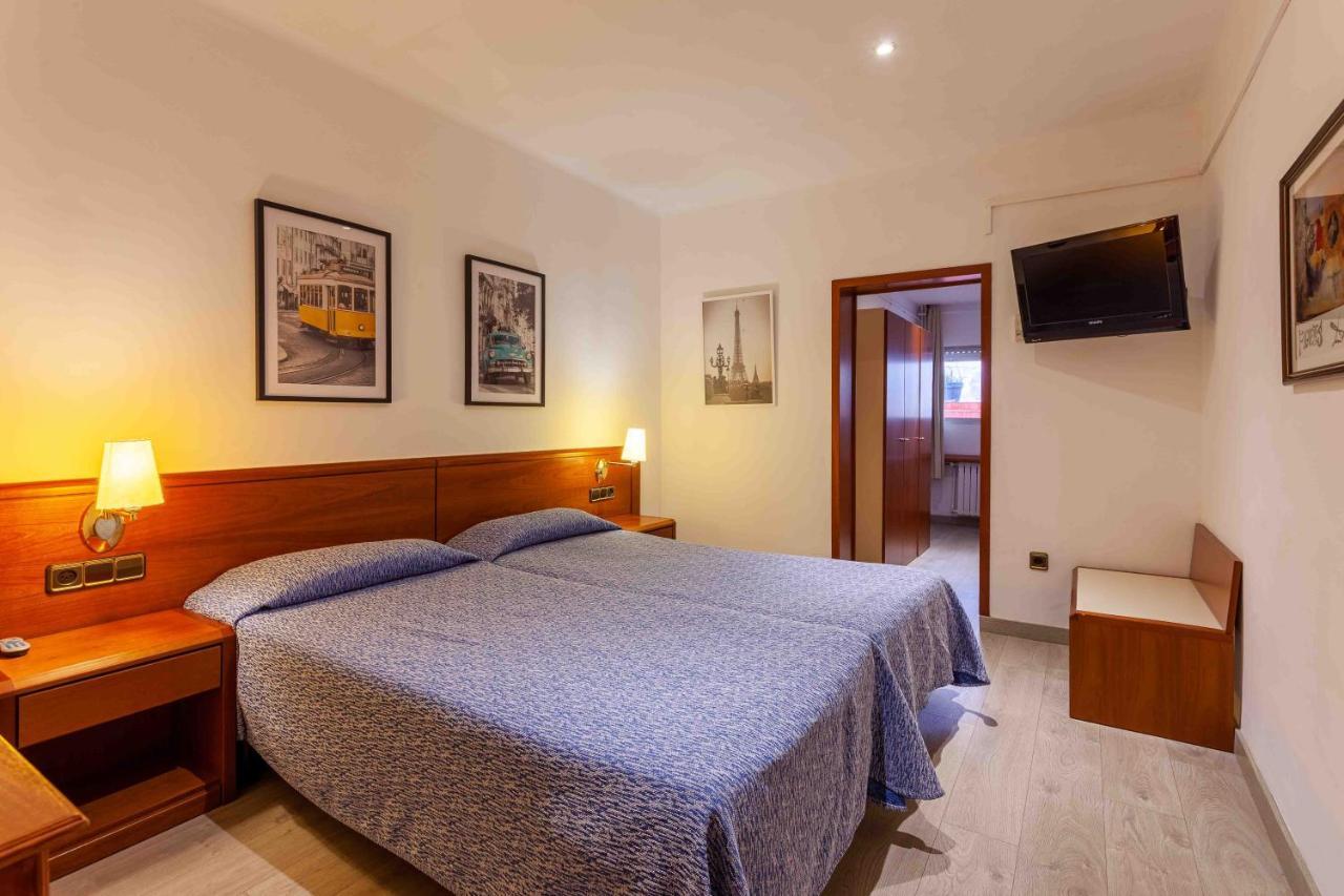 Checkin Trave Hotel Figueres  Ngoại thất bức ảnh
